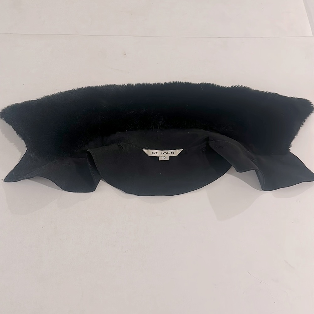VINTAGE ST. JOHN BLACK FUR COLLAR - SIZE 10